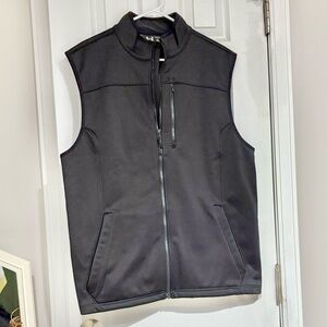Under Armor black vest